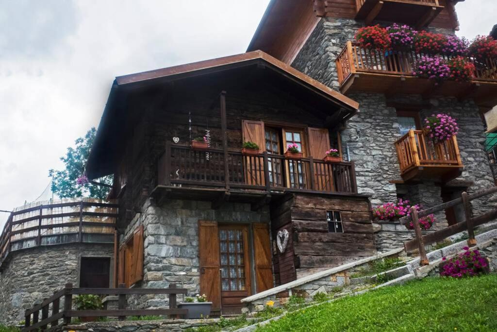 Chalet Indipendente In Centro A Valtournenche Kültér fotó