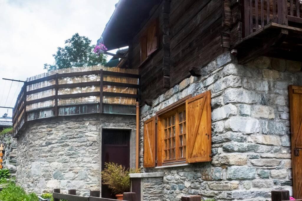 Chalet Indipendente In Centro A Valtournenche Kültér fotó